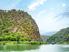 Mythischer Loreley-Felsen am Rhein